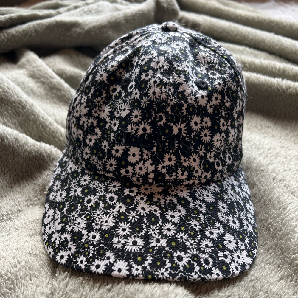 White and Black Flowers Levi’s Hat